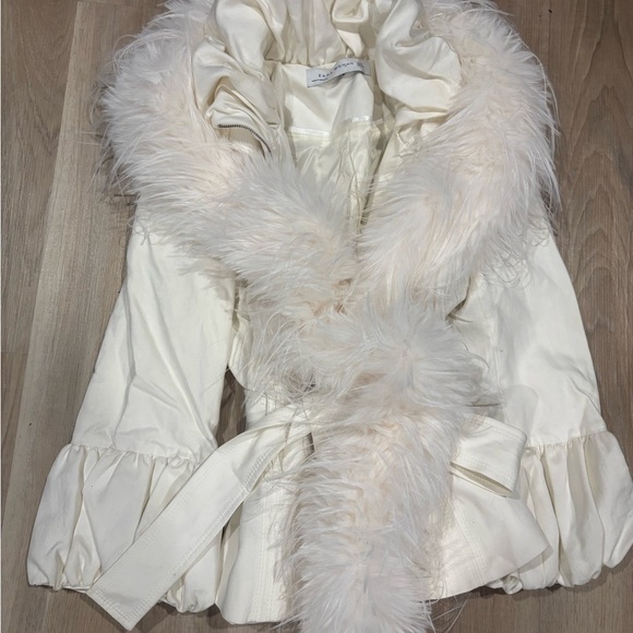 Zara Jackets & Blazers - Elegant Cream Fur-Trimmed Women's Coat